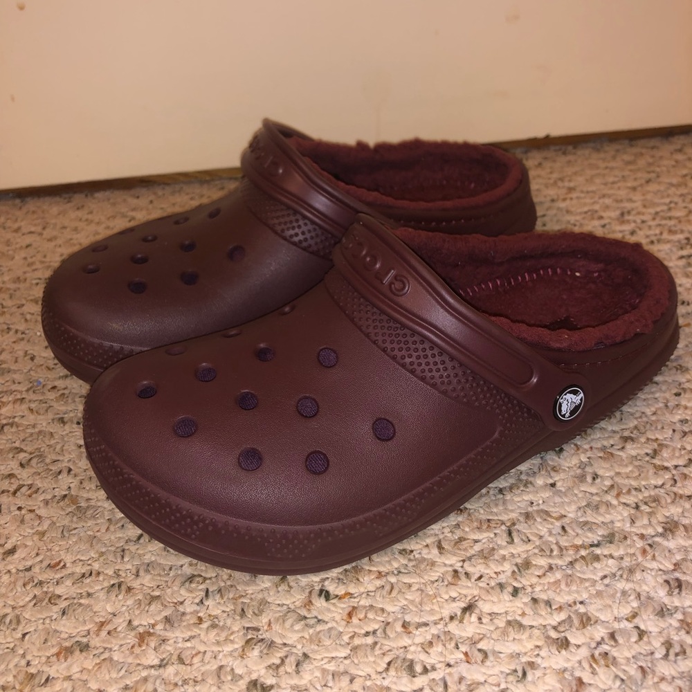 Maroon / Burgundy Crocs